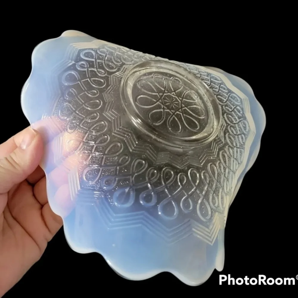 EAPG opalescent white